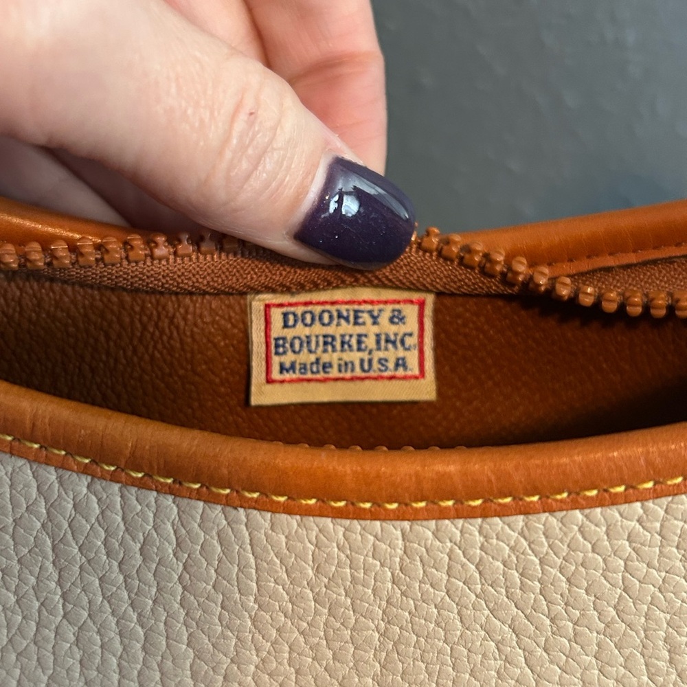 Vintage Dooney & Bourke All Weather Crescent Sac Hobo Shoulder Bag - Picture 9 of 14